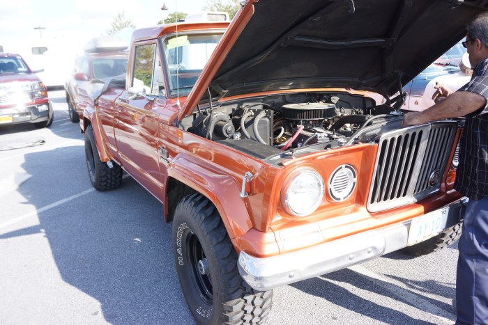 1965 Jeep J-10 pickup