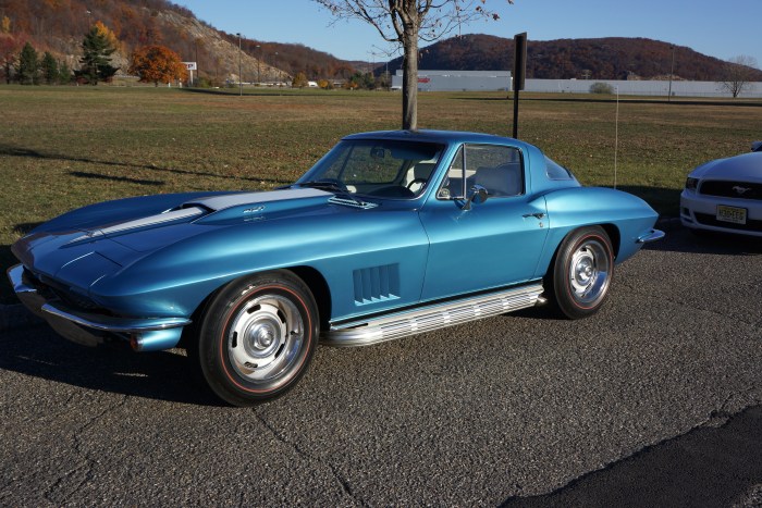 Bill's '67 C2, with a 427 with 3x2 barrels